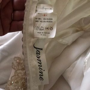 A jasmine wedding dress